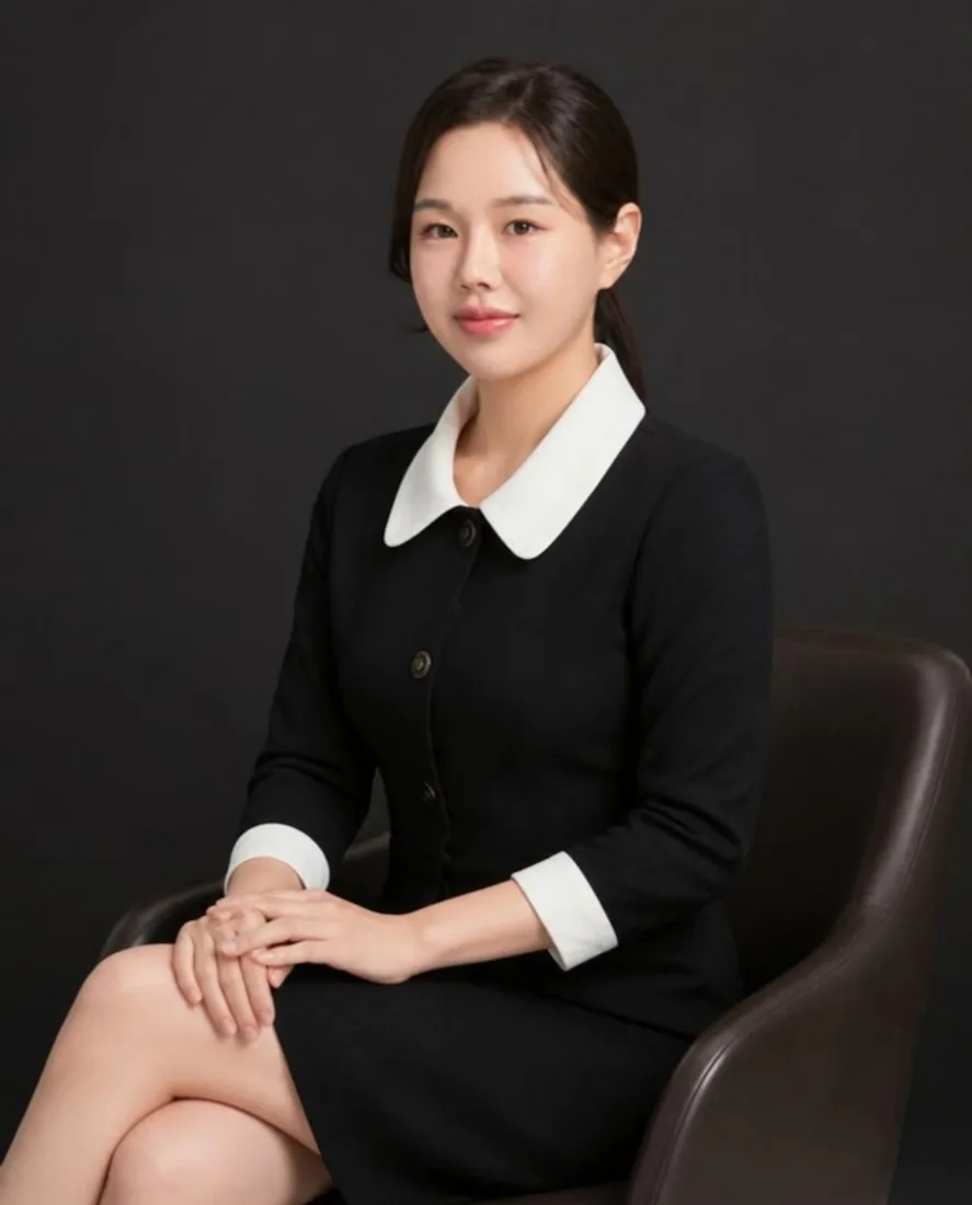 상담석에 앉은 민혜영 대표 세무사 연출 사진
